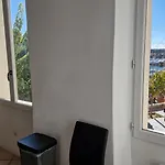 50 M2, En 1ere Ligne Sur Le Port, Vue Mer, Wifi, Climatise, Parking *
