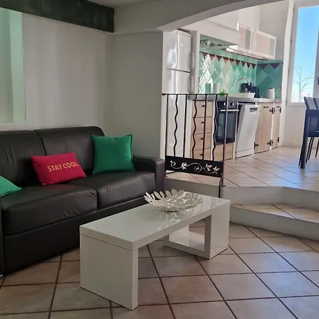 50 M2, En 1ere Ligne Sur Le Port, Vue Mer, Wifi, Climatise, Parking Lägenhet