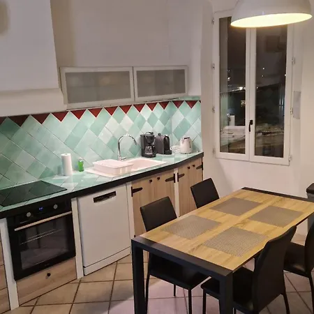 50 M2, En 1ere Ligne Sur Le Port, Vue Mer, Wifi, Climatise, Parking Lägenhet *
