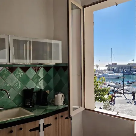 50 M2, En 1ere Ligne Sur Le Port, Vue Mer, Wifi, Climatise, Parking Lägenhet *