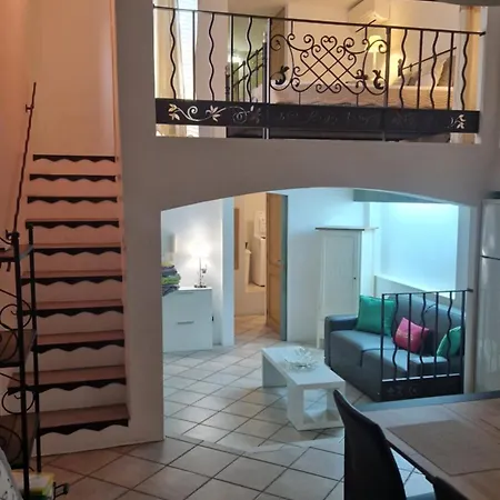 50 M2, En 1ere Ligne Sur Le Port, Vue Mer, Wifi, Climatise, Parking Lägenhet Cassis