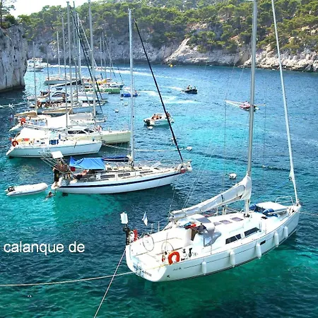 Lägenhet 50 M2, En 1ere Ligne Sur Le Port, Vue Mer, Wifi, Climatise, Parking Cassis