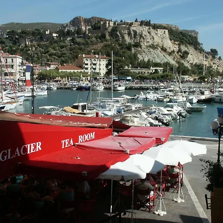 50 M2, En 1ere Ligne Sur Le Port, Vue Mer, Wifi, Climatise, Parking * Cassis